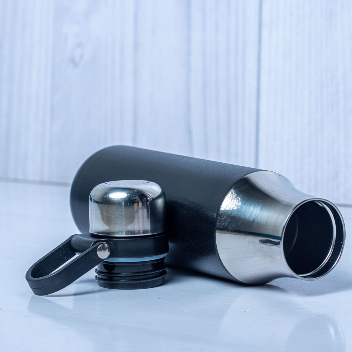 Arrow Thermal Flask With Holder - Image 2