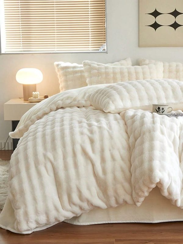 SINGLE FUR BUBBLE DESIGN DUVET - Image 6