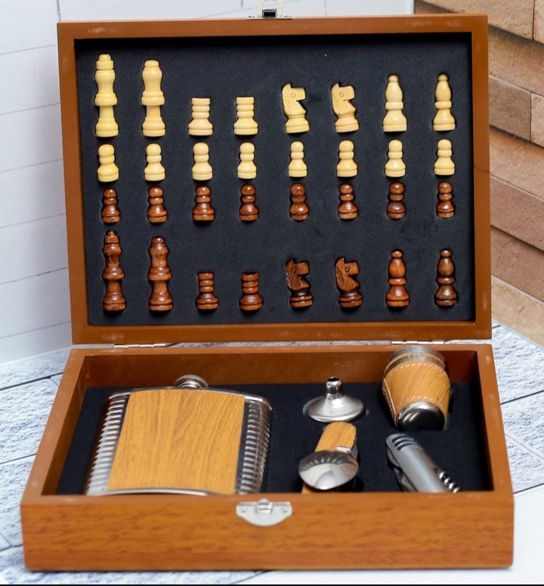 Hip Flask gift Set With Chess Board