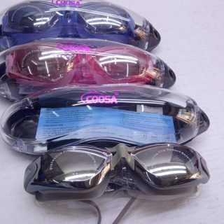Anti-fog swimming goggles for adults and young children