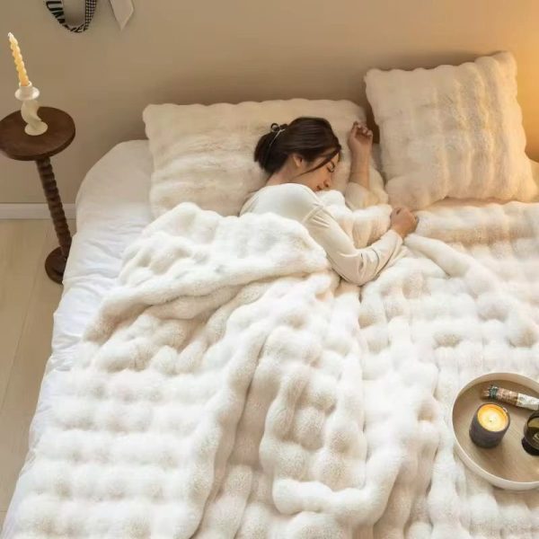 Soft Bubble Winter Throw Blanket Plain - Image 5