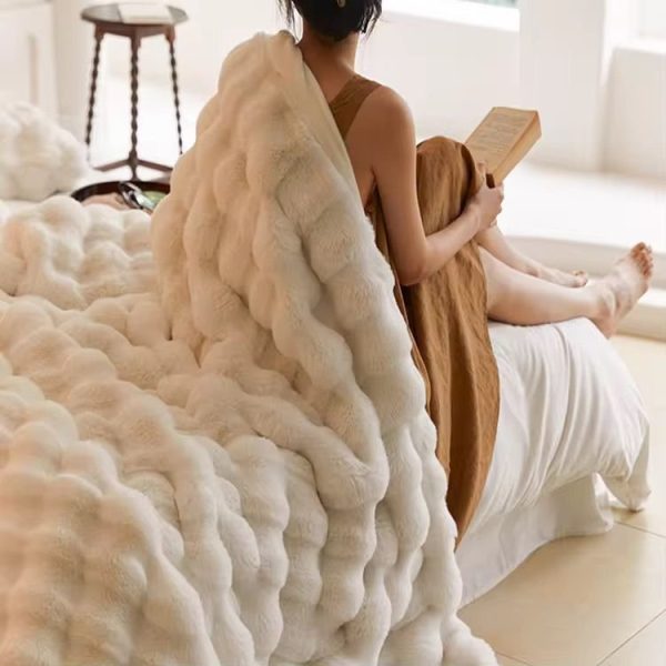 Soft Bubble Winter Throw Blanket Plain - Image 9